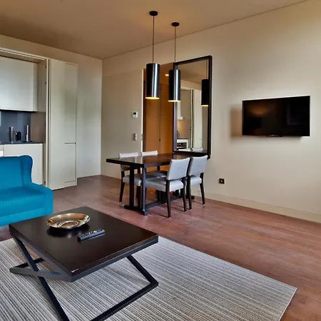 Five Stars 8 Building Apartmán