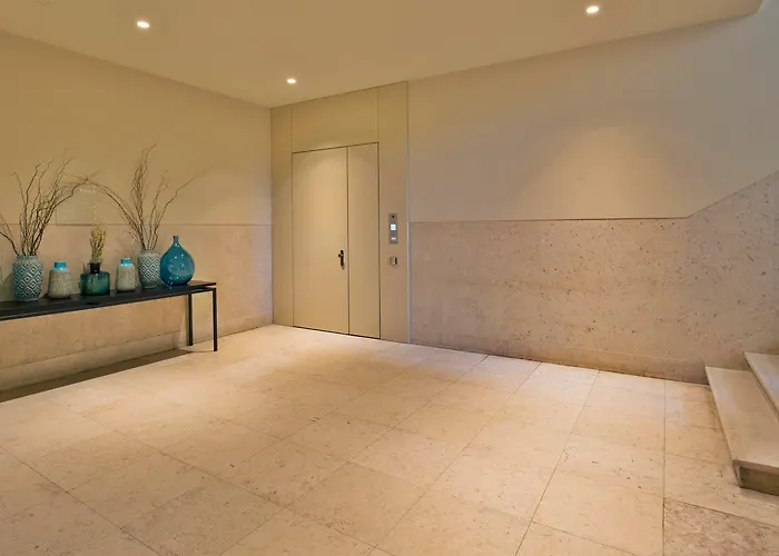 Five Stars 8 Building Apartmán