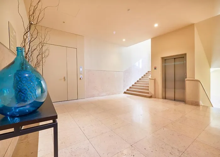 Five Stars 8 Building Apartment *