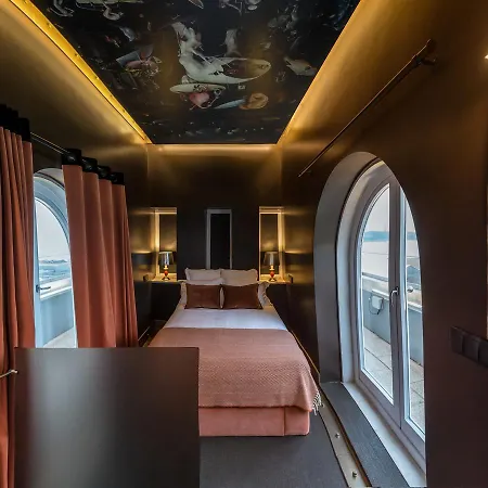 Five Stars 8 Building Lizbona