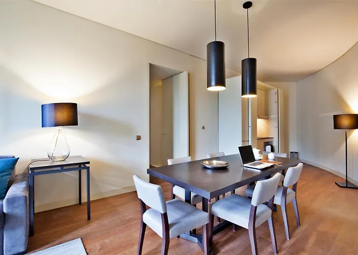 Five Stars 8 Building Daire